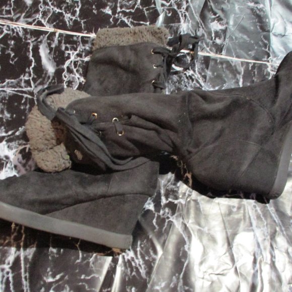 Roxy Boots - Picture 4 of 6